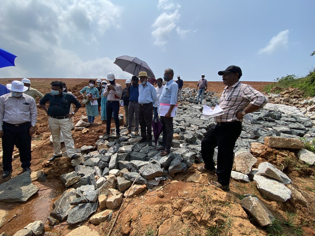cpmu_drip's tweet photo. #Karapuzha dam, Kerala is being rehabilitated under #DRIP2, CPMU team inspected the dam. The major safety concern is the seepage at left abutment since year 2010.

The experts suggested the right kind of solutions and regular interaction between state and central team. https://t.co/Kle8zAJOrr