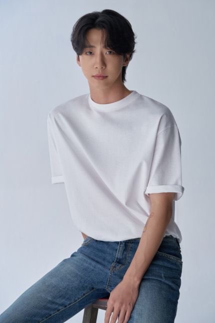 hey_byg's tweet photo. Model: Bang Yongguk 

Height/weight: IT DOESN’T MATTER. Just look at him, he’s perfect https://t.co/PPZ5ussLF1