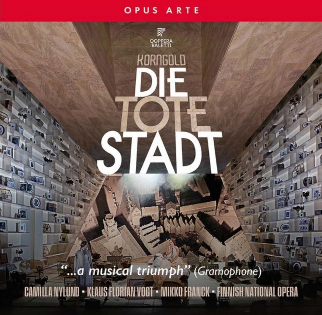 La vie d'Erich Wolfgang #Korngold est fascinante (enfant prodige) tout comme ses #compositions. Cet #opéra fut un véritable succès international alors qu'il n'avait que 23 ans. Cet enregistrement d'une représentation en public est incontournable.
#musiqueclassique
#ClassicalMusic