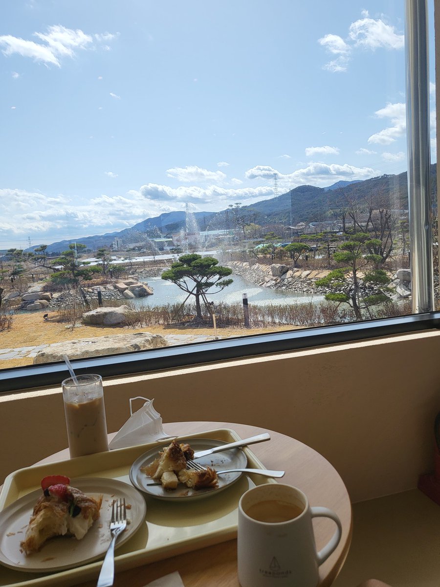 커피도 빵도 맛나네...
#부부#커플#각방#레즈