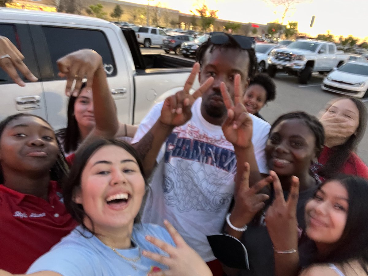 Community events are our kind of events!

Thank you Central Unified community for coming out to support our student-leadership team. Shoutout to our community partners for making this a success!

❤️💙

#WEareJG