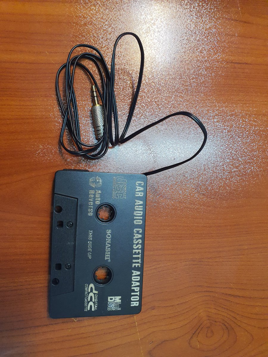 farhadkaram's tweet photo. شاید شما مورد استفاده اش را ندونین!😇 ما با این گَجِت به روز آنزمان ضبط کاست خور #پراید مان را ( فقط  ۳ میلیون خریده بودیم ) به موبایل متصل میکردیم و ترانه های mp3 پِلی میفرمودیم. 
پ.ن: جَوانیم بهاری بود و بُگذشت...  
#Feng_Shui https://t.co/VIIfm4YY8y