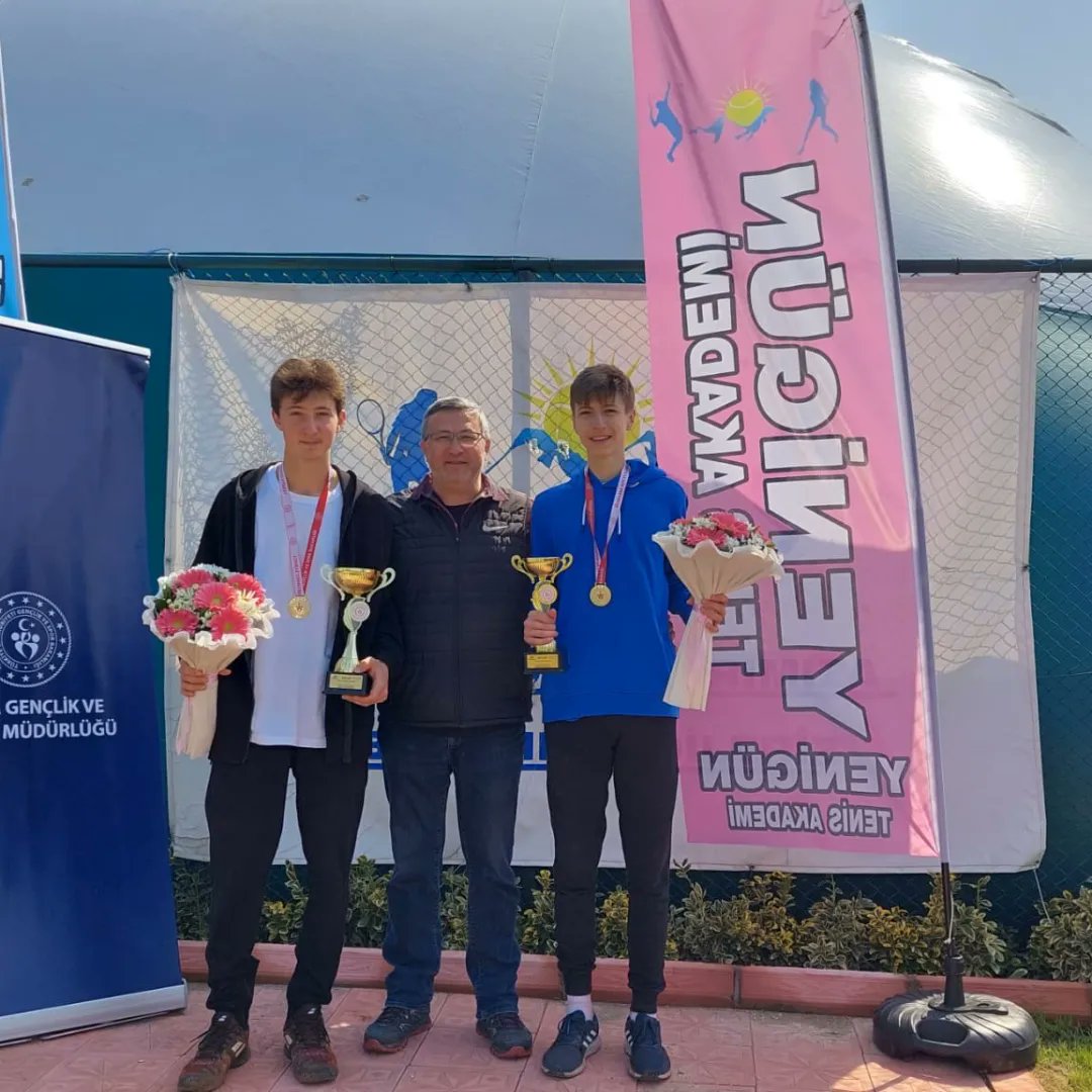 Bursa'da düzenlenen Efe Cup Tenis turnuvasında teklerde ve çiftlerde 1. olan öğrencimiz Erkut AYDIN 'ı tebrik eder, başarılarının devamını dileriz. 🥇🎾
👏👏👏
@bk_esraakkay 
@kmldmr08 
<a href="/mehvespamukcu/">Mehveş Pamukçu ➖ 🎠 📈</a> 
@muzzipasa