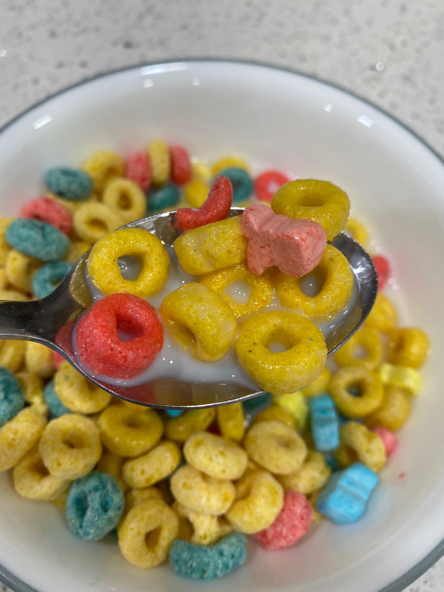 DoodlesPurple's tweet photo. I’m not sure what to think of this…
#peeps https://t.co/lF14liKI3K