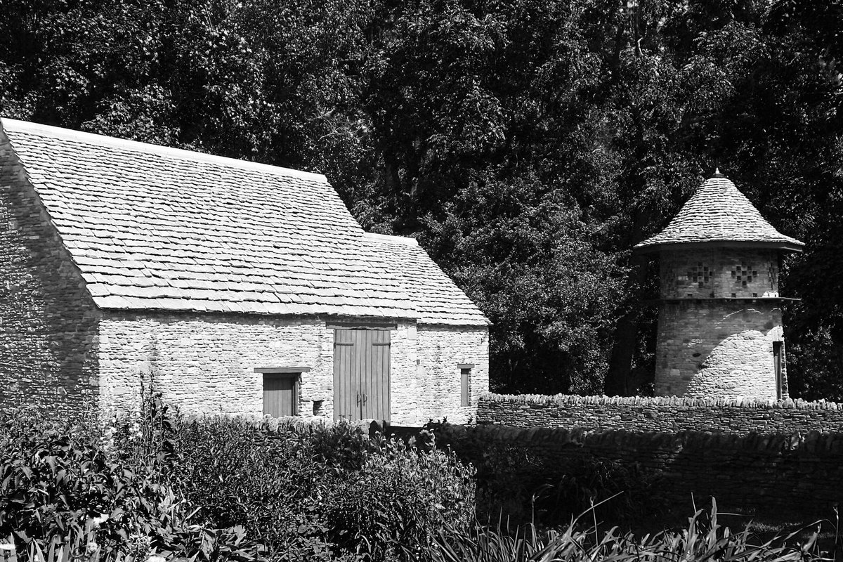 kimwilkie33's tweet photo. Theme: Old Barns
I often create themed self-assignments to work on my photography skills, to help train my artistic eye, and to see the world in more detail. This is one of my favorite ongoing themes.
#selfassignment #photography #PhotoTwitter #ThePhotoHour https://t.co/yHYUpI72zH