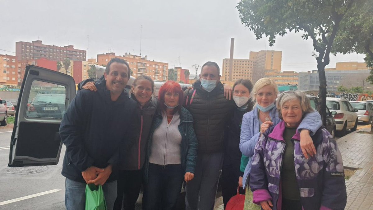 Fin del viaje, 
GRACIAS por habernos acompañado, 
GRACIAS por vuestra ayuda, 
GRACIAS por vuestras palabras,
GRACIAS por vuestra generosidad. 

GRACIAS POR HABERLO HECHO POSIBLE.