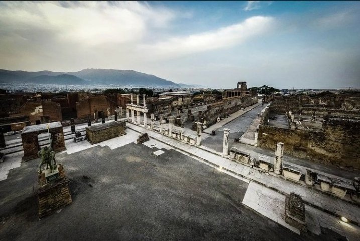evans_efedjare's tweet photo. Pompeii was destroyed in 79 A.D. by the eruption of the volcano Vesuvius. It was buried under meters of ash and pumice after the catastrophic eruption of Mount Vesuvius in 79 A.D.The preserved site features excavated ruins of streets and houses that visitors can freely explore. https://t.co/tu4YwHxrjr