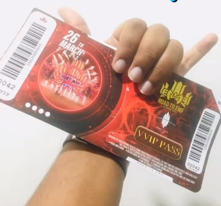 0_dhanushka's tweet photo. 😌 #Road_To_EMF යනවාද නැද්ද කියලා කල්පනා කරන ගමන්, යන්නම ඔනි පාටියකුත් තියෙනවා 😥 https://t.co/wtPQuOaeU9