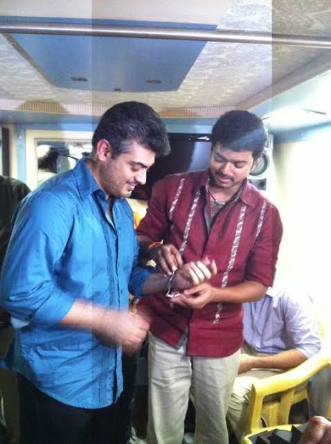itz_sujith's tweet photo. #LongLiveAjith

Enakum En Rasigarkalukum Mathavangale Vaazha Vechi Azhagu Parkaradhu Than Pudikum.... Enna Nanba...! @actorvijay ❤
Ignore Negativity 👍🏻
#Beast #AK61 https://t.co/l9oefz1UF3