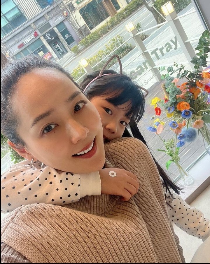 loheearchives's tweet photo. more lohee updates!! https://t.co/EsY3U7A8tY