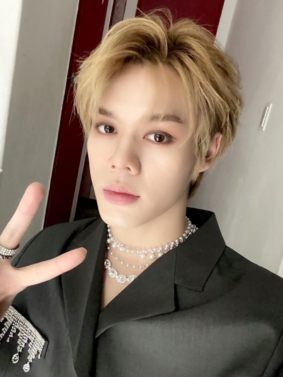 ghost9_ph's tweet photo. [#PRNCE]
"🙃🙃🙃"
A necklace that my mother would wear

[220326 Fancafe Update]
#GHOST9 #고스트나인 https://t.co/Fl7WqJdY23