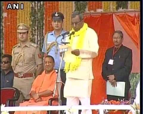 DeeppuSharms's tweet photo. मैं ओमप्रकाश राजभर ईश्वर की शपथ लेता हूं कि मैं विधि द्वारा स्थापि�� ��ंविधान की निष्ठा रखूंगा आने वाले 2027 विधानसभा चुनाव में फिर योगी जी को लाने की कोशिश करूंगा धन्यवाद 
#आएंगे_फिर_योगी_जी https://t.co/lgz3B5WSXB