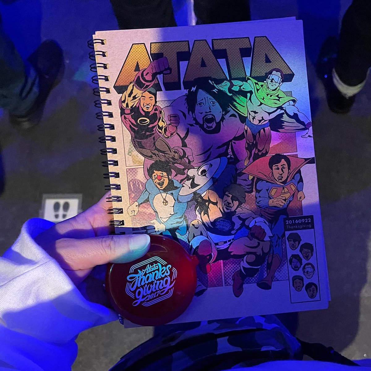 G0N7jE8pQMMrkxj's tweet photo. レイザーズエッジ楽しかった☺️
ATATAの
会場限定ロンT買えた!
からのコインケースサービスしてくれて
「会いたかったです🥺」
言うたらノートもサービスしてくれはった🥰
物販配りバンド?
相変わらず優しい。笑
#心斎橋Pangea
■#ATATA
■#8otto
■#RAZORSEDGE
#FLAKERECORD https://t.co/TKHPyYuhen