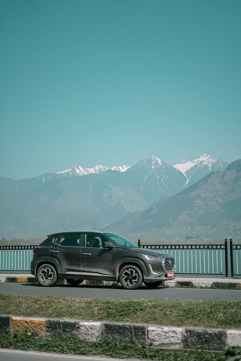 BunnyPunia's tweet photo. Day 2 of #LadakhEscape with the @Nissan_India Magnite continues on a beautiful note. 
We have crossed Srinagar and now enroute Sonamarg. 

Keep following for more updates..

@91wheels @JulianPratap @VaniAiyer @srivastava91265 https://t.co/CW3O8X4NBI