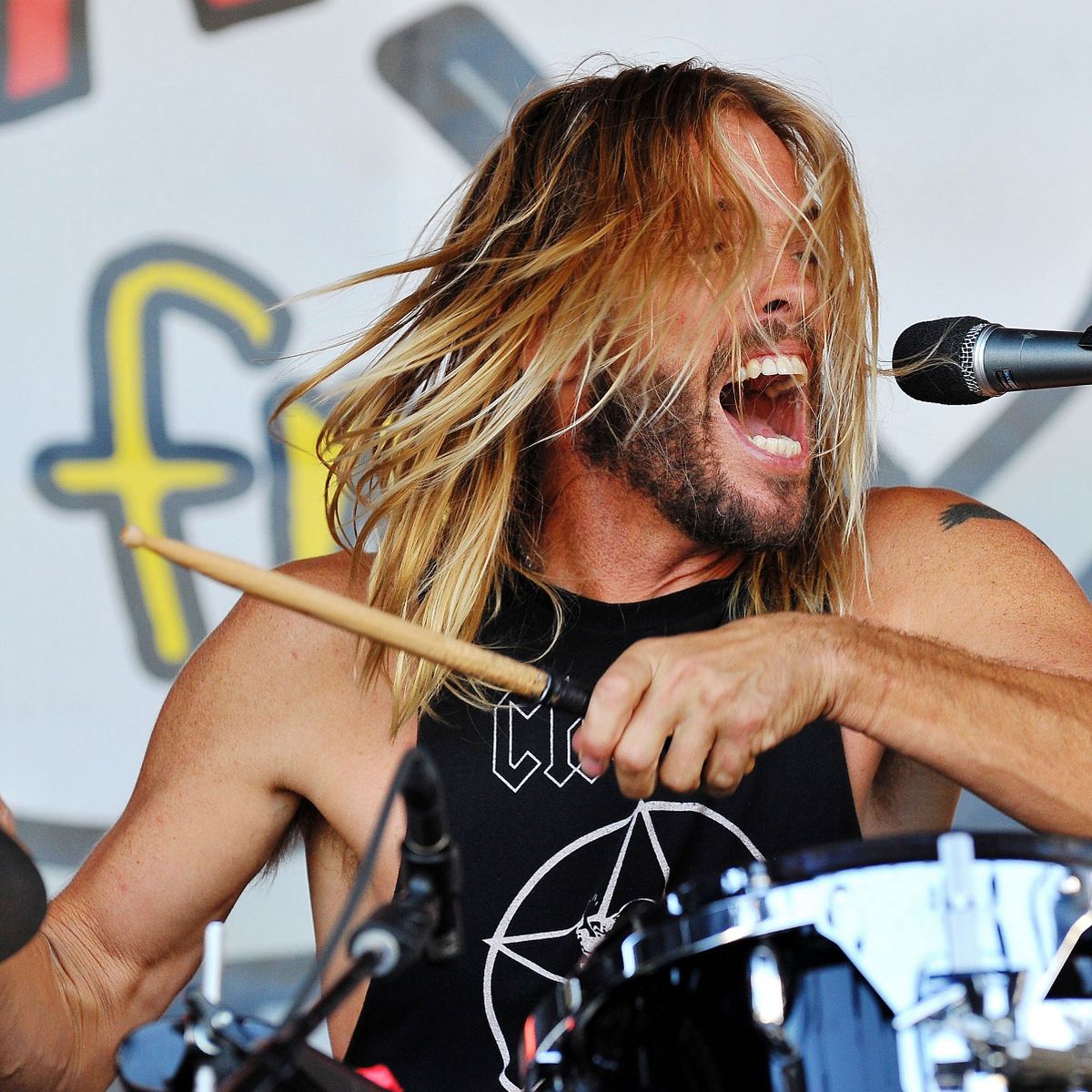 Very very sad news to wake up to....

What a phenomenal drummer..

RIP Taylor 🙏