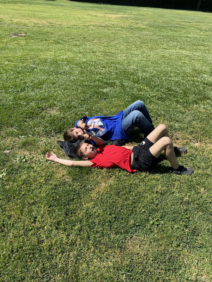 MsKoontzMDUSD's tweet photo. “Ms. Koontz, take a picture of us!”
I can’t resist a good photo op with my Gators!
#proudofyou
#fridaysOURDAYS
#gatorprin https://t.co/i65X3qcgAH