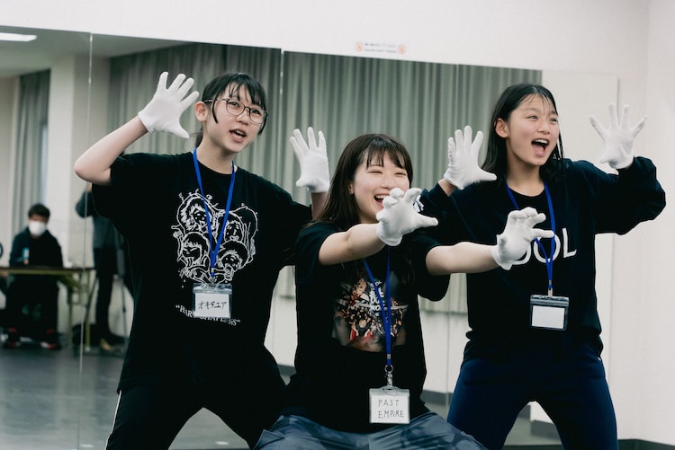 natalie_mu's tweet photo. 【イベントレポート】WACKに新しい仲間！合宿オーディションの末、GANG PARADEとASPに2名ずつ新加入（写真48枚）
https://t.co/DFnBmpiBIQ

#WACKオーデ #GANGPARADE #アイナスター #タンタン #ASP #カナエデーモン #アユナC #WAgg #WACK https://t.co/K0GQYFwmcA
