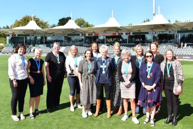 TheCricketWire's tweet image. #WeekendRewind 🏏

Reunion: Members of the New Zealand team that won the Women's Cricket World Cup in 2000.