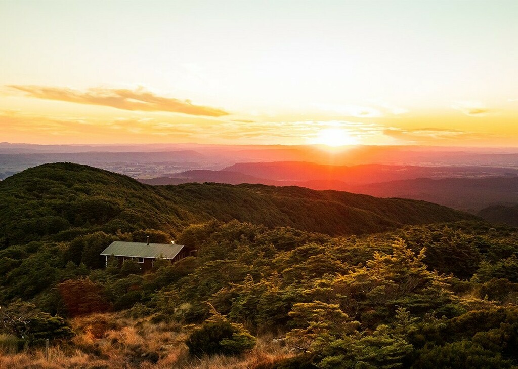 LongWhiteGypsy's tweet photo. Love overnight hiking but limited on time? Here's some tips for you! 

More often than not these days I'm very limited on time available to go hiking, so here's a few factors that help me decide which trail to tackle next:

🛣 LOCATION. I usually pref… https://t.co/600qIc6V2y https://t.co/uRhOOB4feD