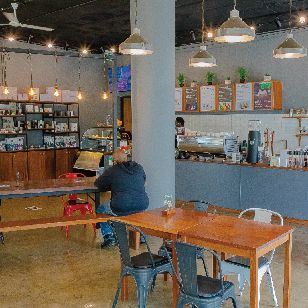 connectcoffeeKe's tweet photo. It's a nice day to take a stroll outside and go straight to a coffee shop! 😁☕
Swing by our branch for quick grab and go or simply connect with friends and family surrounded by beautiful art-works!
Stay warm and enjoy the rest of your weekend.
#weekendunplugged #inthezone https://t.co/7MqCdSf7na