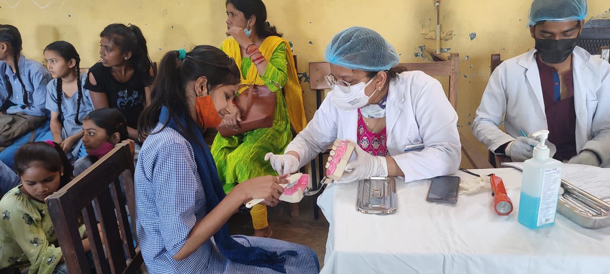 #RamaUniversity’s Faculty of Dental Sciences, Department of Public Health Dentistry, Lakhanpur, Kanpur, organized week-long activities/events for oral health awareness on the occasion of World Oral Health Day.

#worldoralhealthday #dentistry #teeth https://t.co/FrGpi4whoF