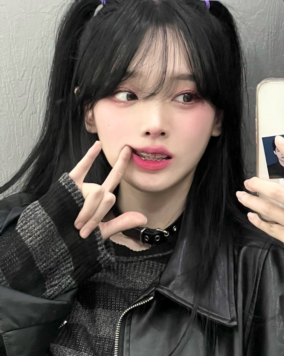 욱진이빵 tweet media