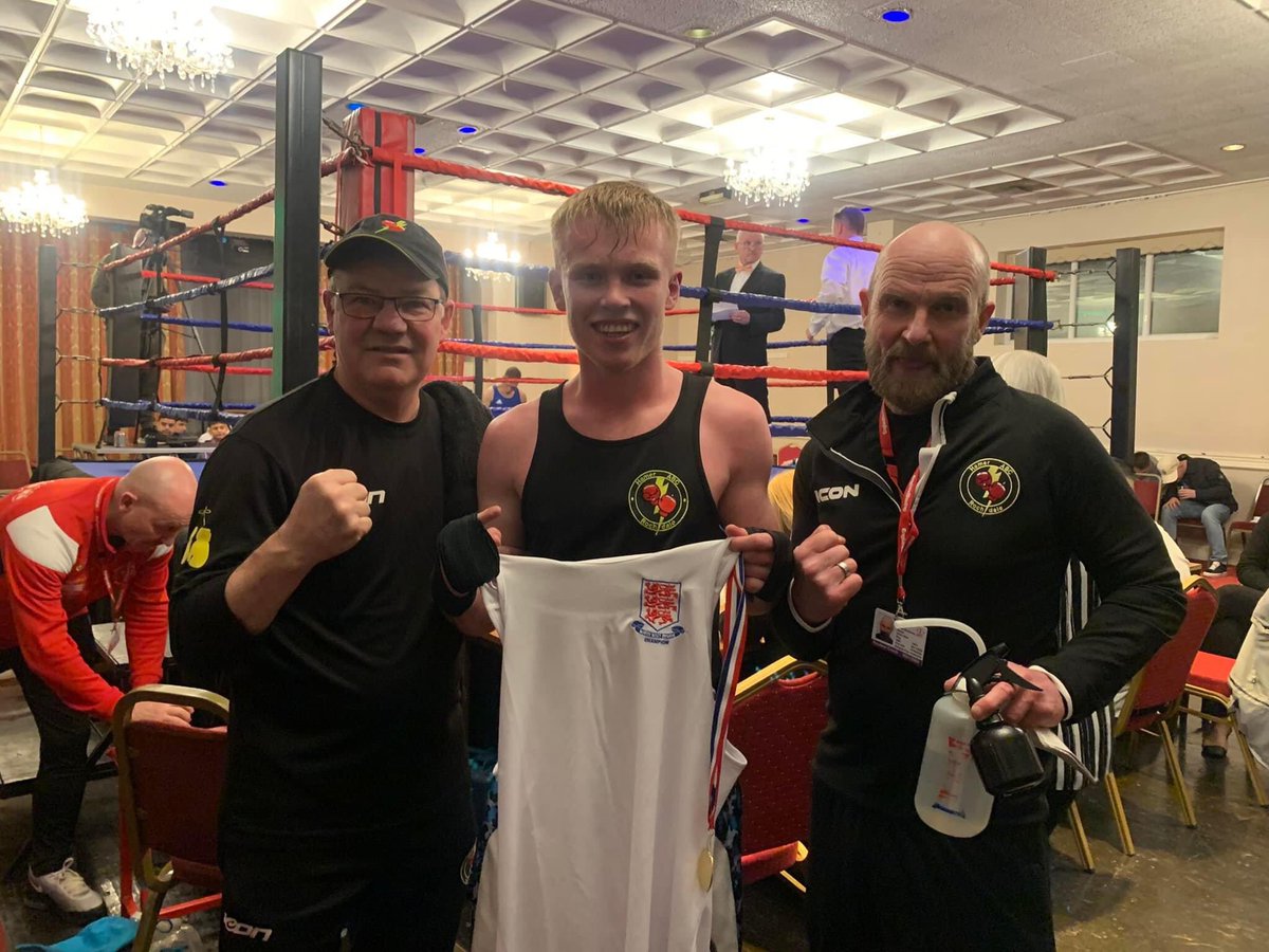 HamerBoxing's tweet image. 3 x NWR champion Aeron🥊🥊
Outstanding performance against a former National Champion 👏👏. Great bout lads as always 🥊🥊
#TeamHamer @England_Boxing @maverickstars1 @maverickstars1 @RochdaleCouncil @LtdMetals @FalingeHub @RAFCCommunity