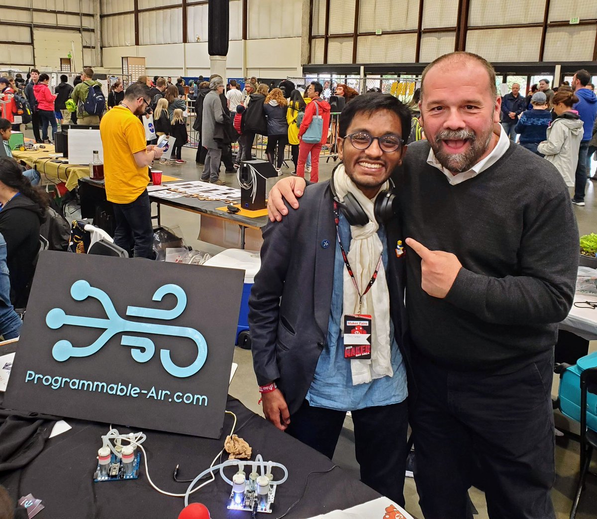 tinkrmind's tweet image. Throwback to Bay Area Maker Faire 2019 where I launched #ProgrammableAir and met @mbanzi.
Thanks to the Arduino community for all the support. Happy #arduinoweek2022