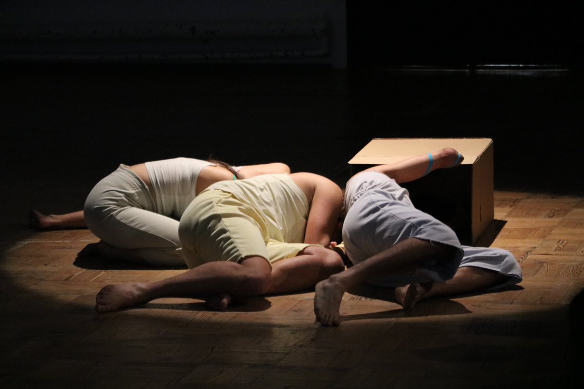 StJuliansCreate's tweet photo. A heartfelt thank you to @cimdancecompany and @VOARTE for the wonderful performance of SOMATATI they brought to @StJuliansLisbon school. #StJuliansY8 students along with the rest of KS3 were inspired and full of questions and reflections. #joyoflearning.  #WorldTheatreDay https://t.co/yY5NpEHw9P