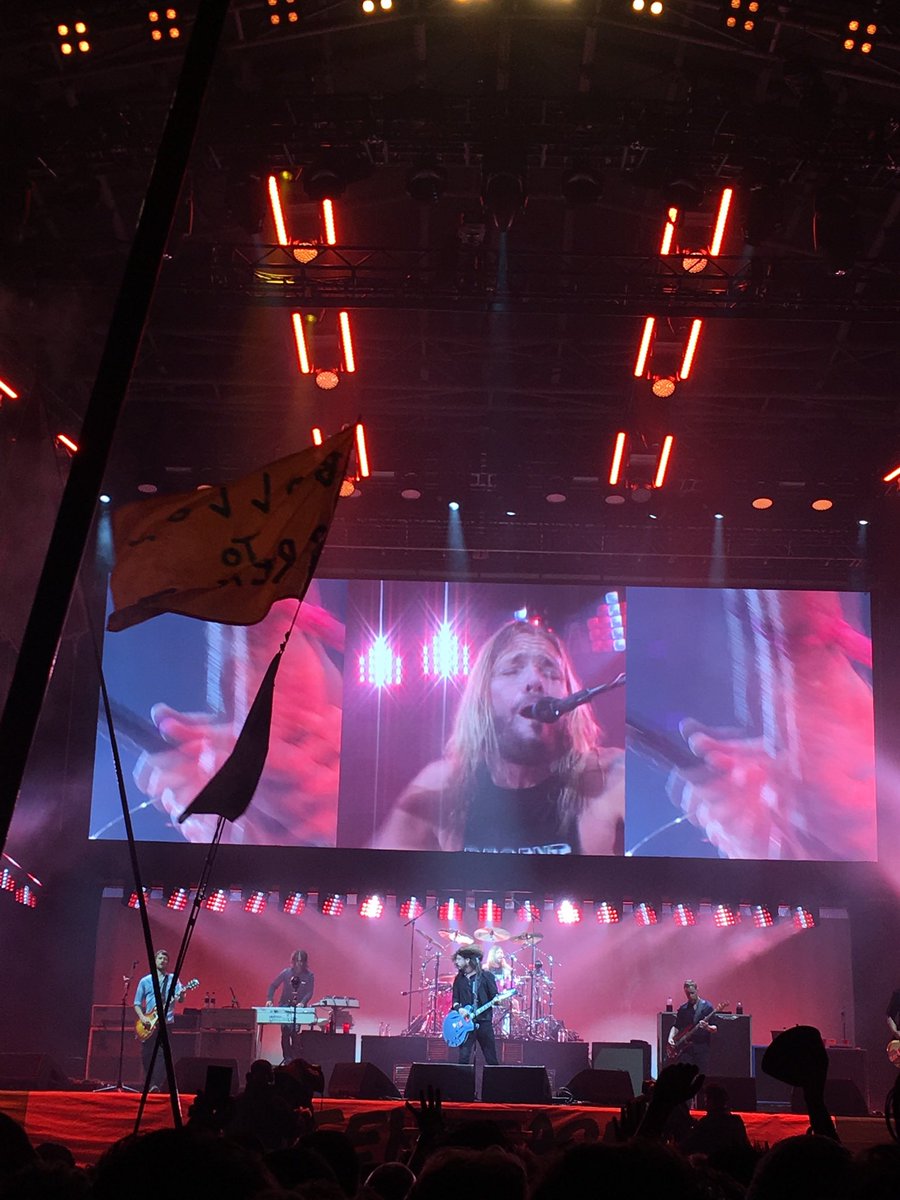 emilymrswilson's tweet photo. Devastated to hear the news that Taylor Hawkins has passed away 💔😭 The most amazingly talented drummer of my favourite band! Thankyou for the best gigs I’ve ever been to! #RIPTaylorHawkins https://t.co/ZsFLwk11UH