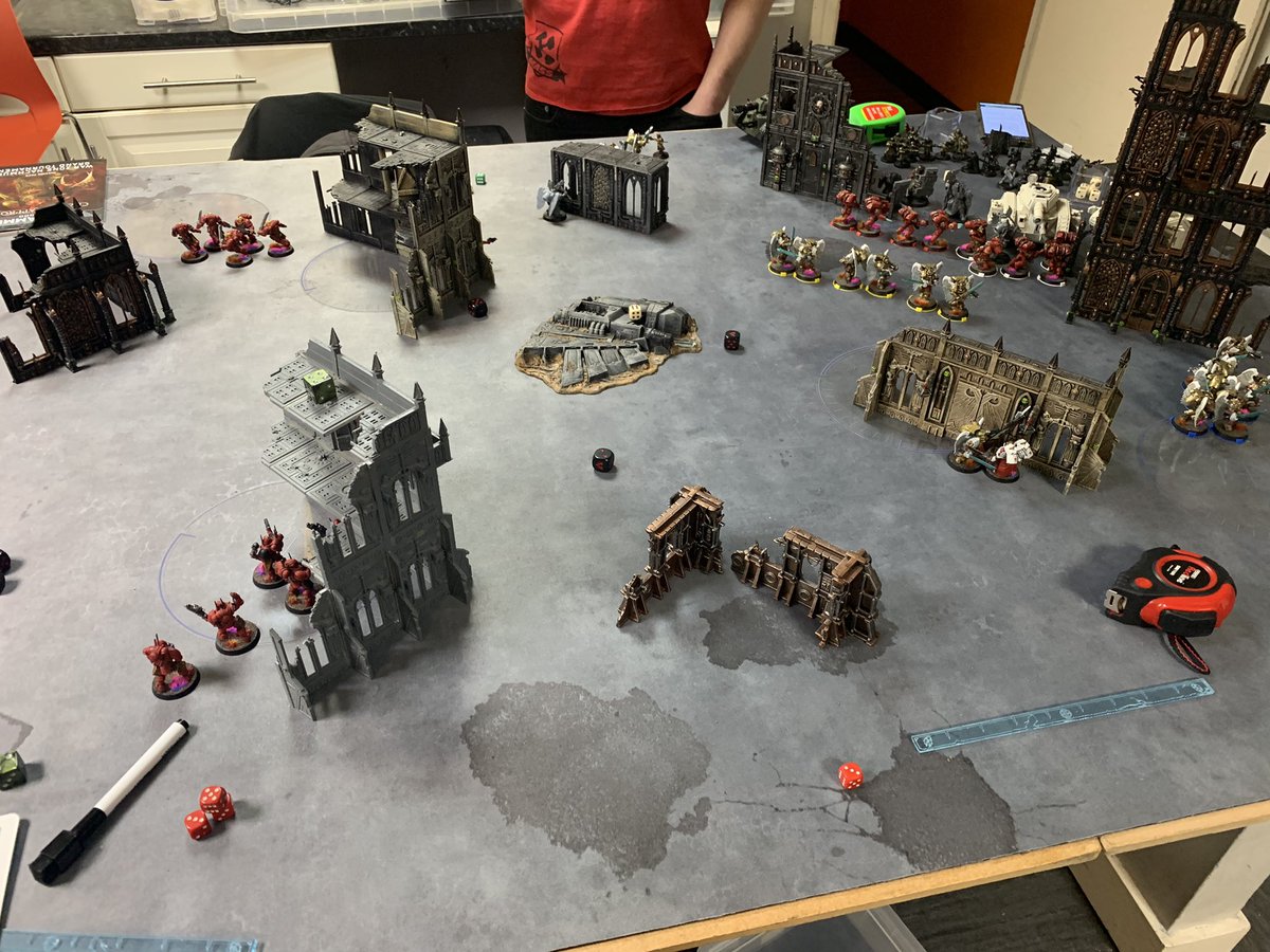 Zero alcohol was involved in last nights club night tweet. For those eagle eyed followers who cleverly spotted the obviously deliberate mistake 😬, here is the real photo of the Blood Angels vs Astra Militarum game. #DontDrinkAndTweet