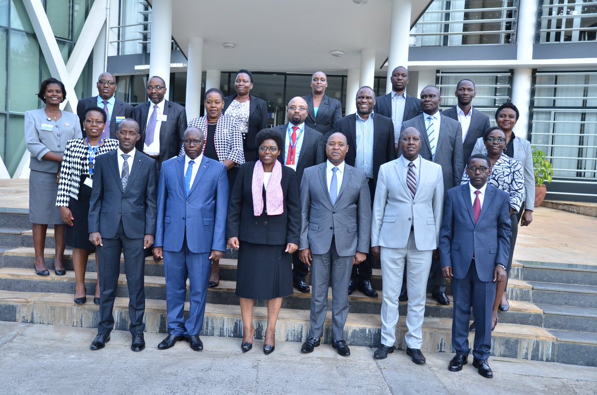 #Burundi: 1/2) En marge de sa visite à la Cour de Justice de la Communauté Est Africaine (#EACJ) à Arusha en Tanzanie, Excellence Madame la Ministre de la Justice BANYANKIMBONA Domine a rencontré le Président et le personnel de cette Cour ainsi que le Secrétaire Général de l'#EAC