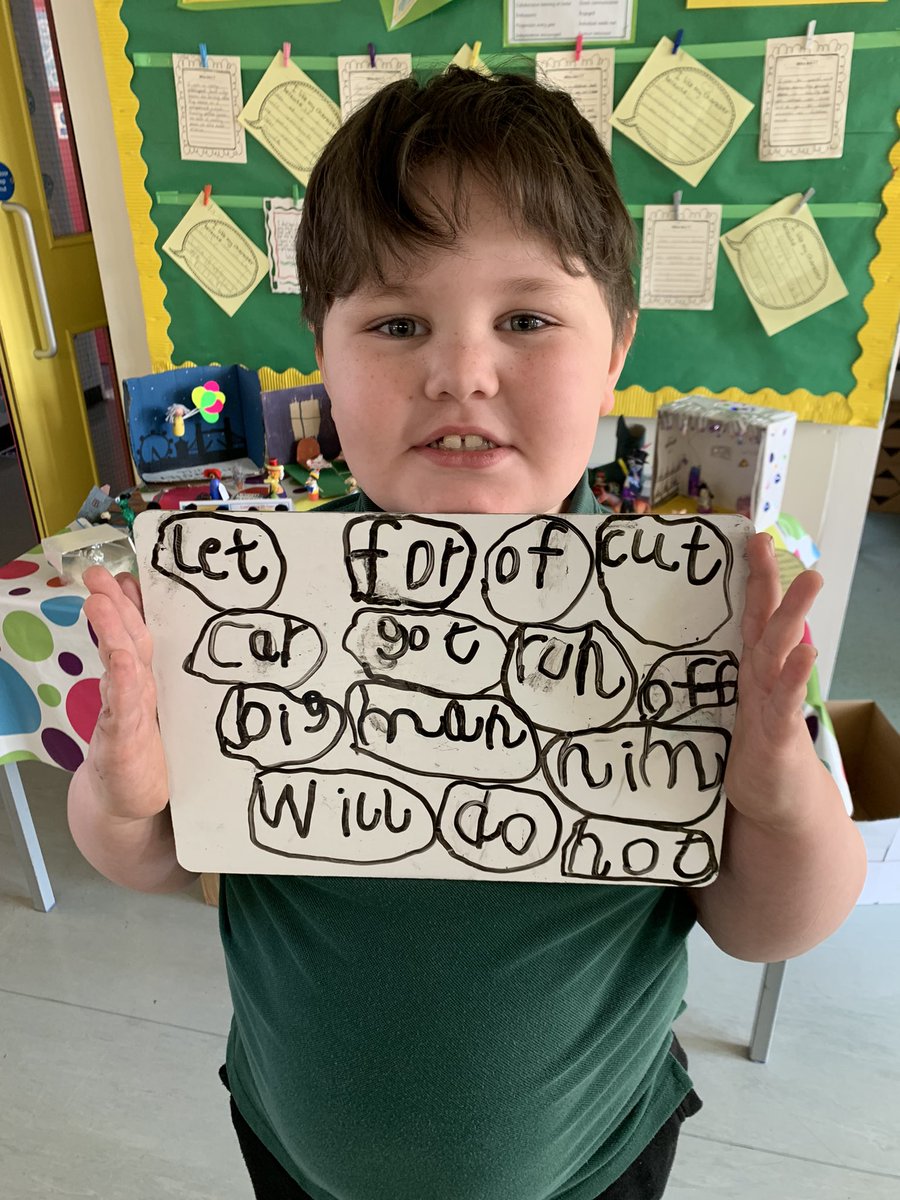 KnightsridgePr1's tweet photo. We have a very proud & successful learner who is working hard to read & write his common words @KnightsridgePr1 Hard work, focus, determination, perseverance & encouragement leads to success - a sticker help too! @wl_literacy ππ»π#Proud #KPSValues https://t.co/5yGyIwuwUw