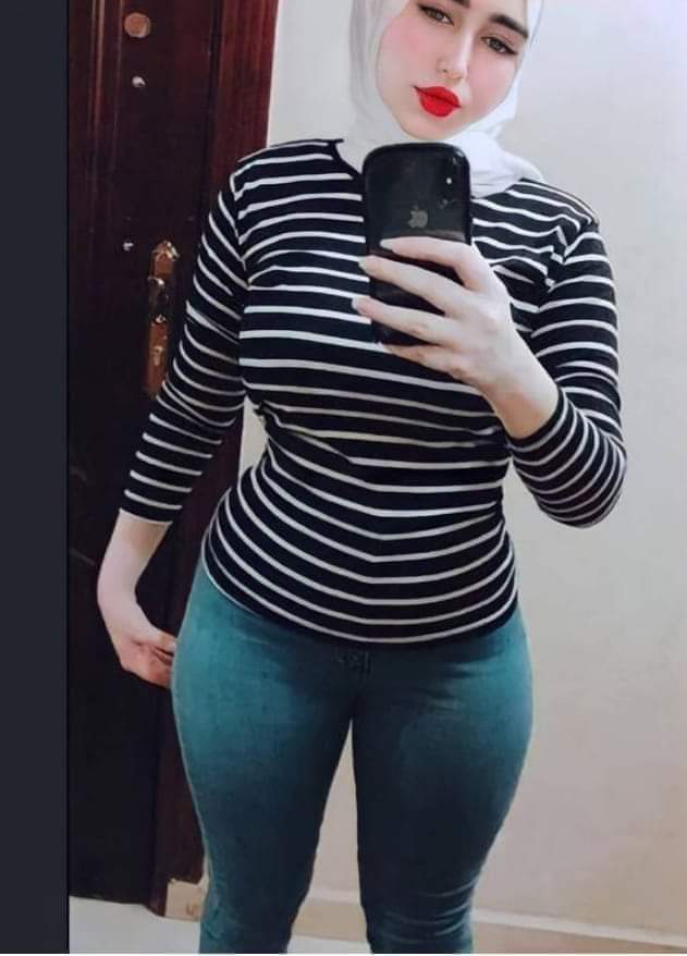 أنثى ك الخمر العتيق 💞
تذهب عقلك. وتحتلك كأنها اخر النساء🌹
🔁🔄