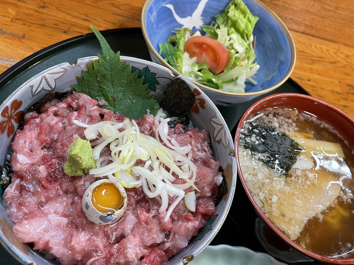 本マグロの大トロを使用したネギトロ丼と半ラーメン‼️ 大満足の組合せです😋👍 I was very happy to eat Negitoro bowl and half ramen. ⠀