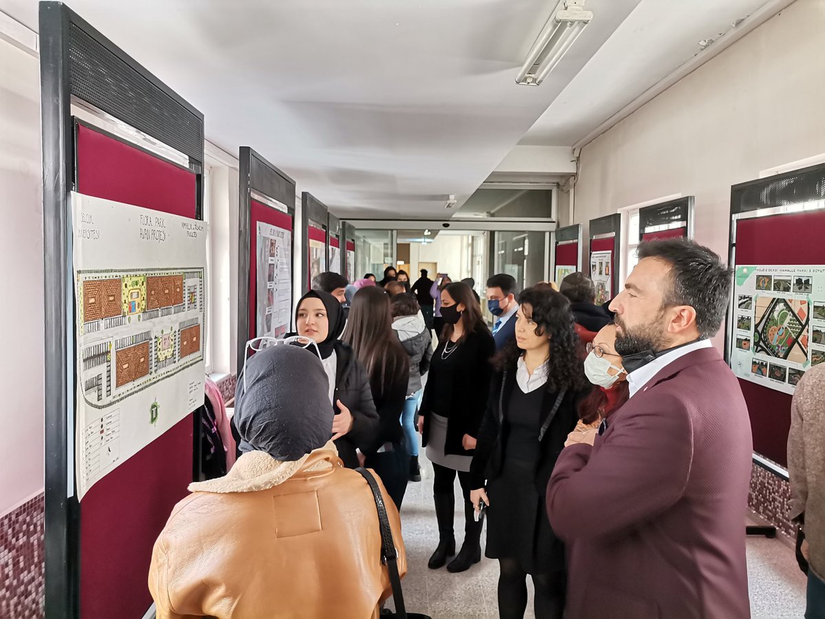 Prof. Dr. Banu ÖZTÜRK KURTASLAN ve Dr. Ahmet AKAY' ın yürütülücülüğünü yaptığı Proje-I ve Proje-II derslerinin sergisi öğrencilerimiz, öğretim elemanlarımız ve misafirlerimizin katılımı ile gerçekleştirilmiştir. Öğrencilerimizi tebrik eder, başarılar dileriz.