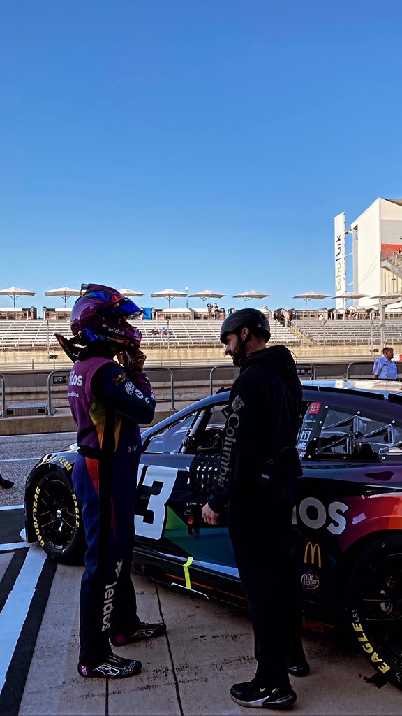 BubbaWallace's tweet photo. Mornin’.
@LeidosInc | @23XIRacing https://t.co/DFhHOu5QDu