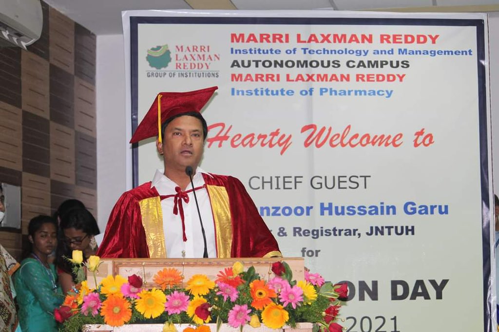 MarriRajasekar's tweet photo. βDo all the other things, the ambitious things - innovate, lead & make fortunes., but as you do, to the extent that you can, err in the direction of kindnessβ
#GraduationDay Celebrations at #MLRITM & #MLRIP - I wish you all a very bright future & success in the years coming by! https://t.co/49PI1jTjaM