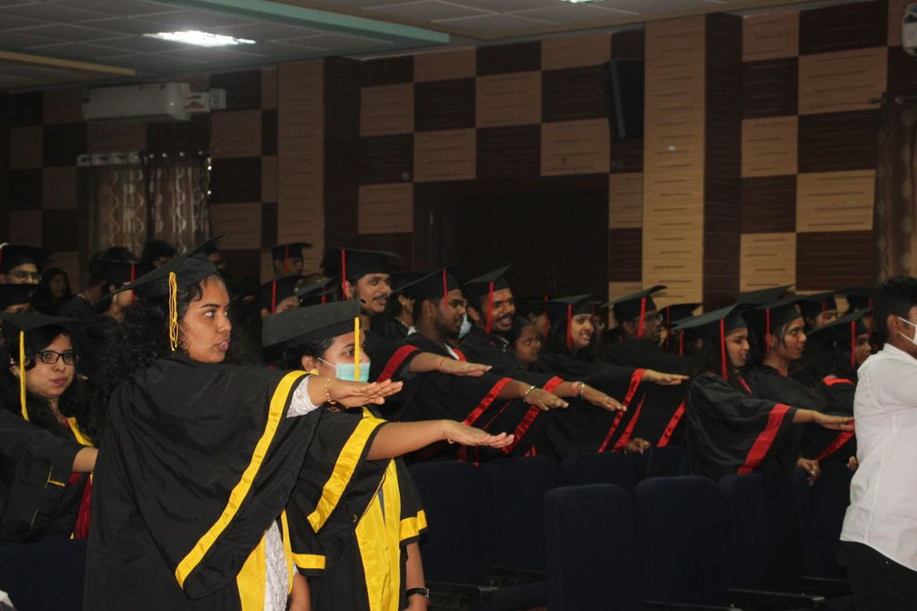 MarriRajasekar's tweet photo. βDo all the other things, the ambitious things - innovate, lead & make fortunes., but as you do, to the extent that you can, err in the direction of kindnessβ
#GraduationDay Celebrations at #MLRITM & #MLRIP - I wish you all a very bright future & success in the years coming by! https://t.co/49PI1jTjaM