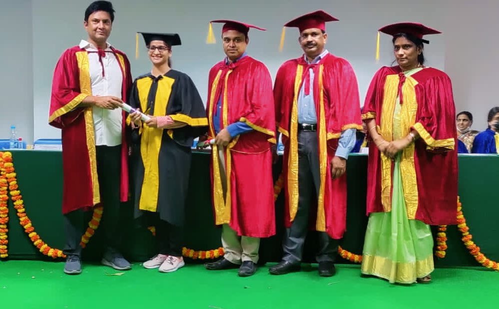 MarriRajasekar's tweet photo. βDo all the other things, the ambitious things - innovate, lead & make fortunes., but as you do, to the extent that you can, err in the direction of kindnessβ
#GraduationDay Celebrations at #MLRITM & #MLRIP - I wish you all a very bright future & success in the years coming by! https://t.co/49PI1jTjaM
