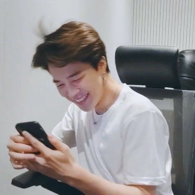 ผมชื่อจีมินนา นามสกุล ลาจีโมลาลา จีมินลาจีลานา ลาจีโมลาลาครับ ค่ะ สักครู่นะคะ คุณจีมินลา จีมินนาครับไม่ใช่จีมินลา คุณลูกค้าขา ครับ แจ้งชื่อดิฉันอีกรอบได้มั้ยคะ ชื่อจีมินนาครับ ลาจีโมลาลา ลาจีโมนาลา  ลาจีโมลาลาครับ ไม่ใช่นาลา จีมินนา นาครับนา จีมินนามาจีโมนาลา ลาจีโมลาลา!