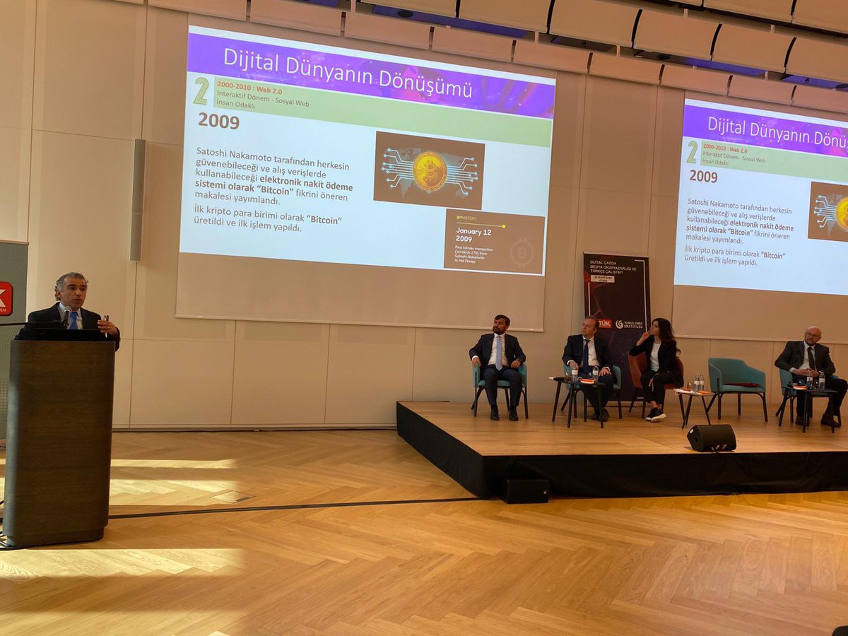 Viyana’daki çalıştaya katılan <a href="/kdaorgtr/">Kültürel Diplomasi Akademisi</a> Koor. Dr. Melih Barut, “Dijital Çağda Metaverse Etkisi”sunumunda sanal alemin gelişimini özetledi.
<a href="/yeeorgtr/">Yunus Emre Enstitüsü</a> <a href="/yeeviyana/">Yunus Emre Enstitüsü Avusturya</a>