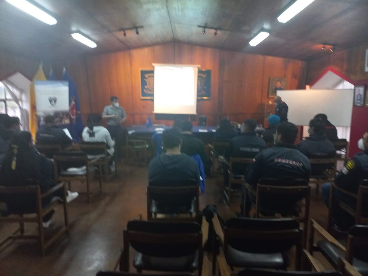 Hoy se comienza el día con capacitación, en dependencias del <a href="/bomberoshualpen/">Bomberos Hualpen</a> se desarrolla curso Provincial de Control de Incendios, Saber para Servir. <a href="/ANB_Chile/">Academia Nacional</a> <a href="/csalazaralvarez/">Carlos Salazar</a>