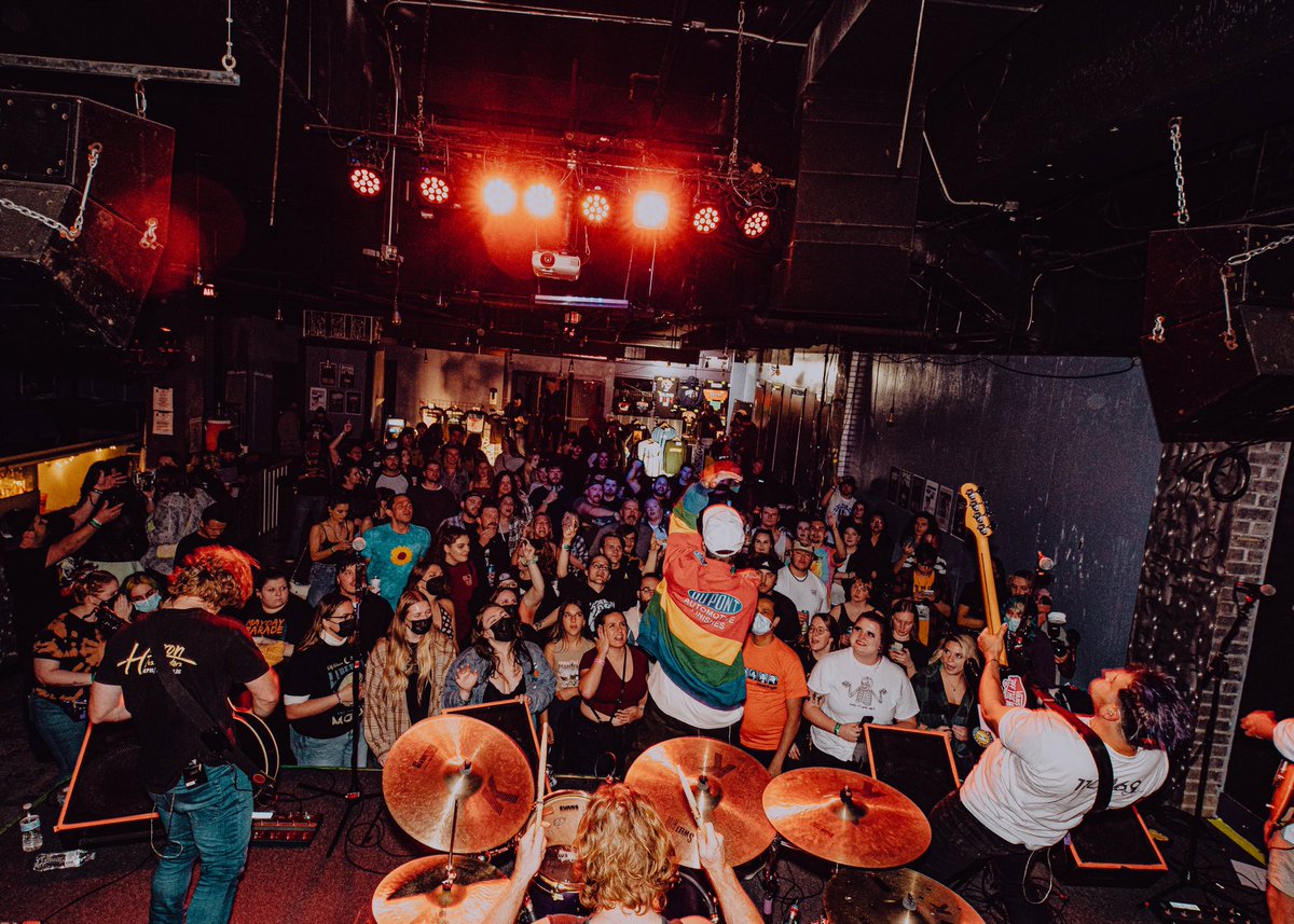 Chris_BYAM's tweet photo. Without doubt the best Atlanta show we’ve played 🙏 ❤️ . Thankyou to everyone who came out 🙂. 📸 @larsjuveland #betweenyouandme #byam #armageddon https://t.co/iXSCZk5dAT