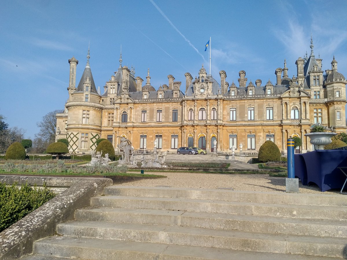 Took a spin in this lovely motor yesterday @ZipcarUK - turns out she's a bit of a poser!!!  Thanks to <a href="/WMLearningTeam/">Waddesdon Manor Learning</a> for a fantastic day with Thomas Hickman School #Aylesbury and brilliant #entomologists <a href="/ErikaCPCastro/">Erika de Castro</a> and the team from <a href="/CamZoology/">Dept of Zoology</a>