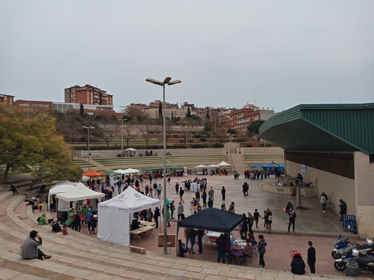 Comunitaria_SC's tweet photo. El #Ravaleando batega 💜
#santacoloma #serramena
@scgramenet @xarxavalors_sc @CartaPazONU https://t.co/fO0l4UZsEJ