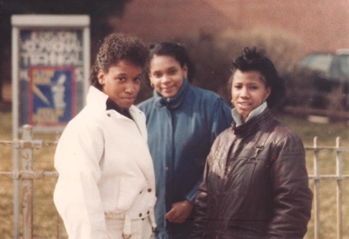 rdpromoteam's tweet photo. @AfterSchool90 @JanetJackson WOO WEE!!! The 80's was a crazy time! 🤪 This was us at Edison in Queens,NY in 85. What a time to be alive and wreckin ish! Ahhhh #Funtimes 👀🤣😂😆 https://t.co/tJ52icGgy5