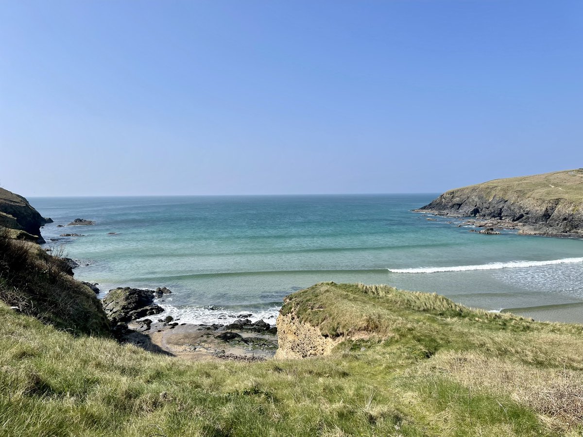 downthecove's tweet photo. Poldhu is looking fabulous in the lee of the easterly winds today. Simply beautiful and could easily be a summer’s day - not so great for surfers though! ☀️😎😍
#poldhu #mullion #beach #cornwall #bluesky #flatcalm #easterlywind #swcoast #aquasea #couldbesummer https://t.co/9Ln1yZnJey