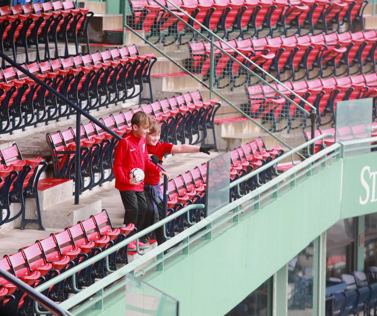 UKinBoston's tweet photo. ⚽️📺 It's @premierleague match day so we're throwing it back to our #GREATCalling watch party at @fenwaypark.

Who were you rooting for? @LFC or @OfficialBHAFC? 🔴🔵 #FenwayFootball https://t.co/rAxzJ42fLQ
