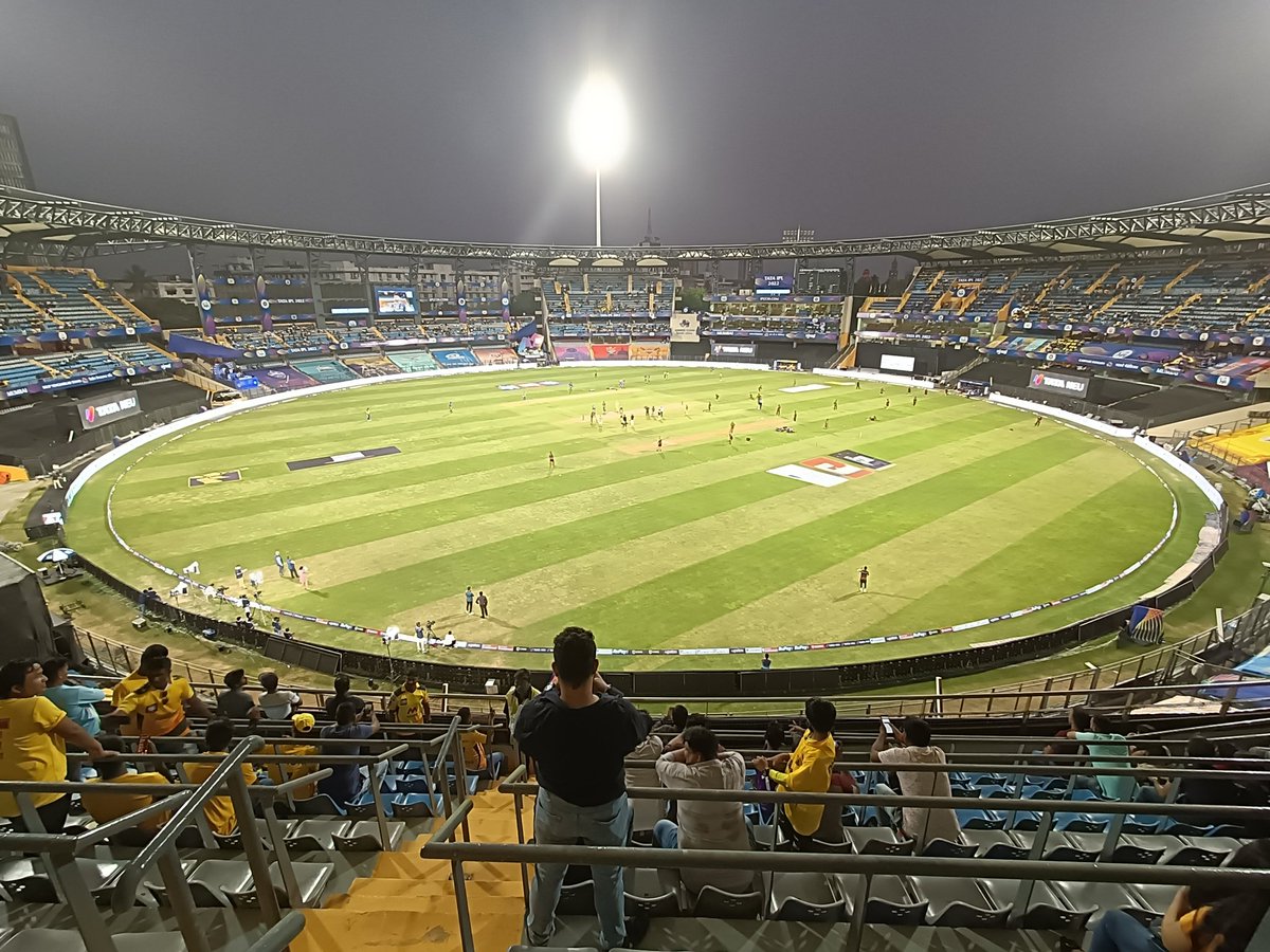 iyerkid's tweet photo. Let the games begin #gocsk #yellove #dhodeja https://t.co/3GLEytA5ys